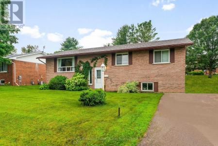 594 HERBERT STREET EAST, Pembroke, Ontario K8A 8E9, Canadá