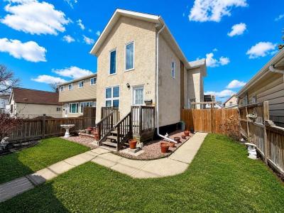 627 HERBERT AVENUE, Winnipeg, Manitoba R2L 1G1, Canada