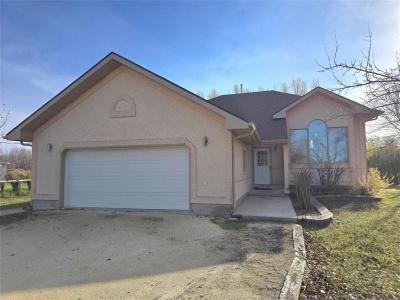 179 CENTRE STREET WEST, Gimli, Manitoba R0C 1B0, Canada