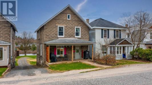 29 WILLIAM STREET, Parry Sound, Ontario P2A 1V2, Canada
