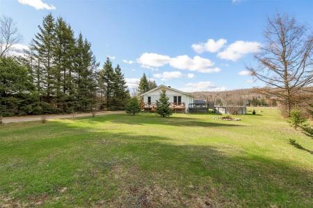 10188Z Route 117 N., Rivière-Rouge, Québec J0T 1T0, Canada