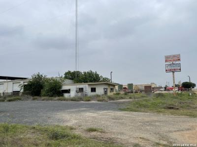 2081 Bi 35 E, Pearsall, Texas 78061, USA
