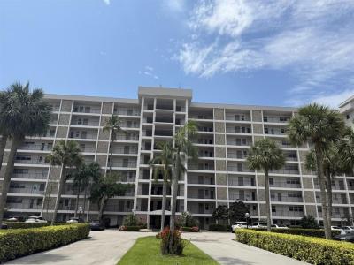 3150 N Palm Aire Drive #804, Pompano Beach, Florida 33069, USA