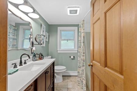 11 Ellisville Drive, Plymouth, Massachusetts 02360, USA