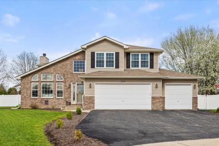 3502 Indian Head Lane, Joliet, Illinois 60435, USA