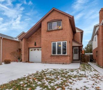 14 CLYDEBANK PLACE, Hamilton, Ontario L8E 4K2, Canada