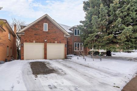 335 FERN AVENUE, Richmond Hill, Ontario L4C 8P6, Canada