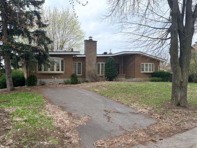 268Z  Rue Champagne, Saint-Eustache, Quebec J7P 2H3, Canada