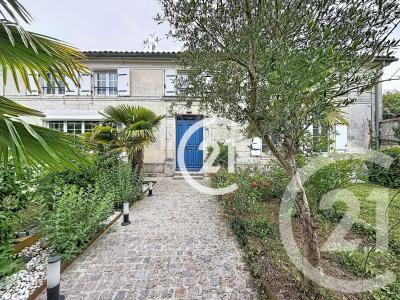 Chaniers, Poitou-Charentes 17610, France