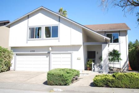 1702 Capistrano Dr, Petaluma, California 94954, USA