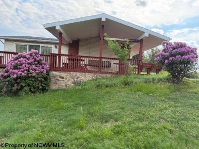 15 Pine Ridge Lane, Fairmont, WV 26554, USA