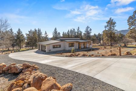 12156 TURNSTONE DR., Klamath Falls, Oregon 97601, USA