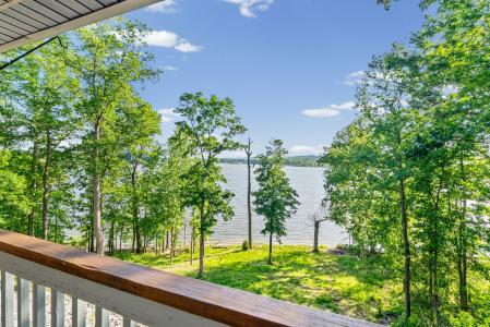 438 Harbor Dr, Bumpus Mills, Tennessee 37028, Estados Unidos
