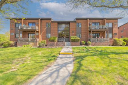 5 Darian Court #2A, Pomona, Нью-Йорк 10970, Соединенные Штаты
