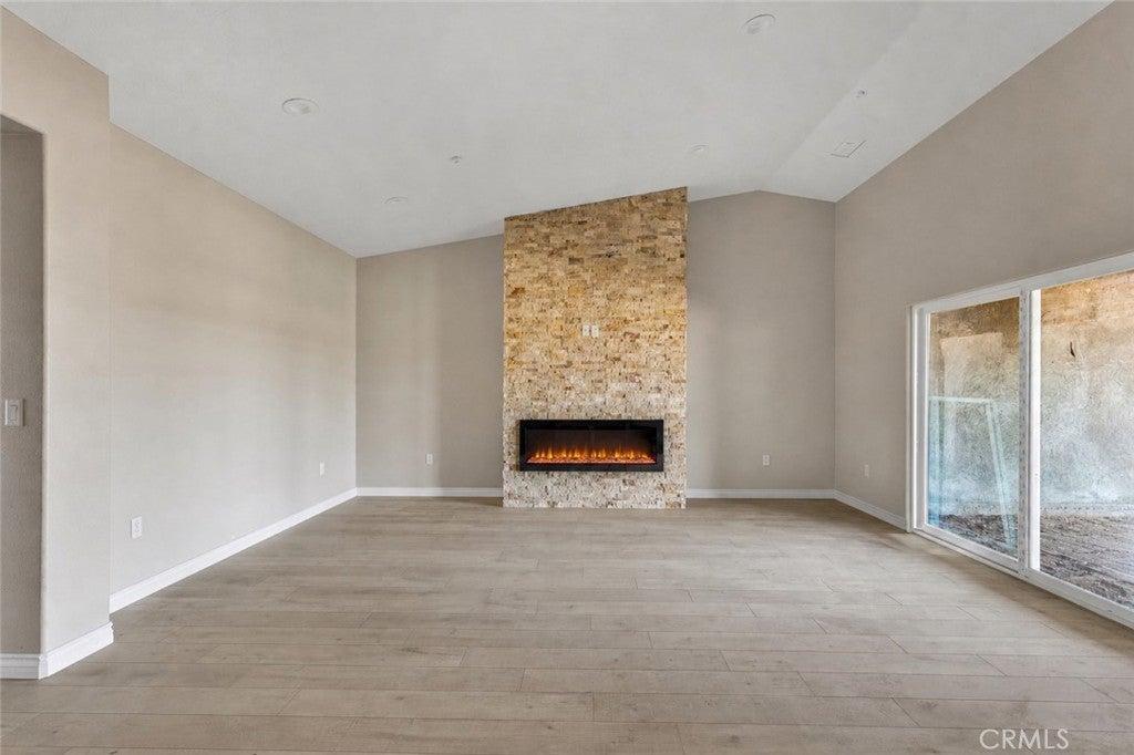 15045 Olive St, Hesperia, California 92345, Estados Unidos