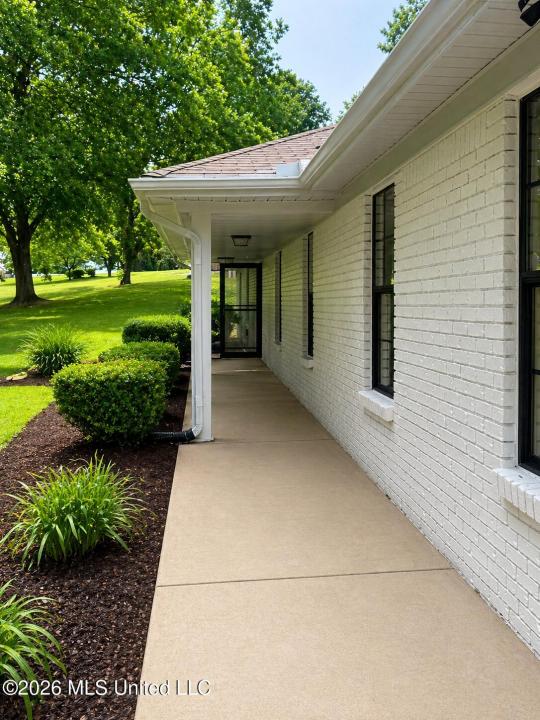 6935 Meadowbrook Lane, Olive Branch, Mississippi 38654