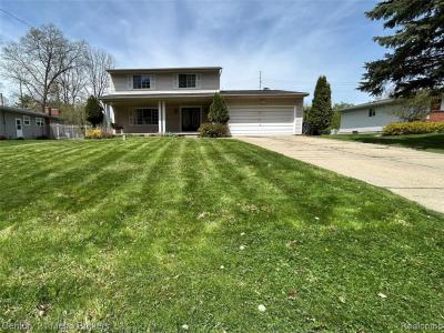 1124 Trotwood Lane, Flint, Michigan 48507, USA