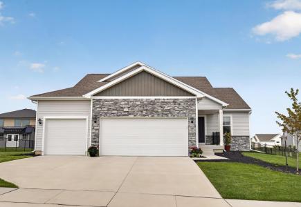 1732 Southbridge Drive, Adel, Iowa 50003, USA