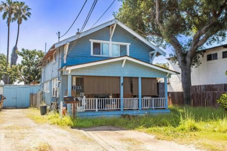 2033 Oak Avenue, Santa Barbara, California 93101, USA