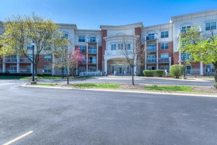 601 W Rand Road , 106, Arlington Heights, Illinois 60004, USA