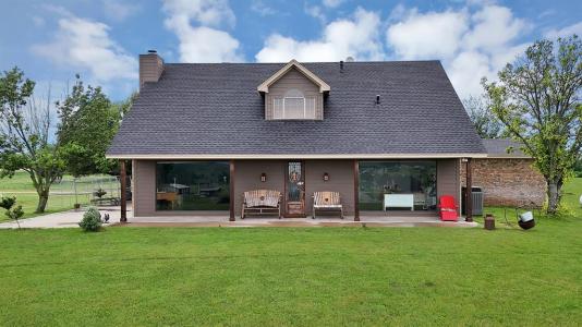 100 Shadle Ridge Court, Poolville, Texas 76487, USA