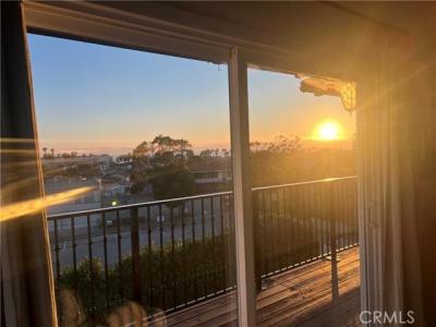 807 El Redondo Avenue, REDO, California 90277, USA