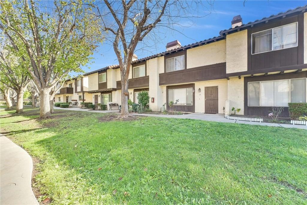 1077 Santo Antonio Drive , 15, Colton, California 92324, Estados Unidos