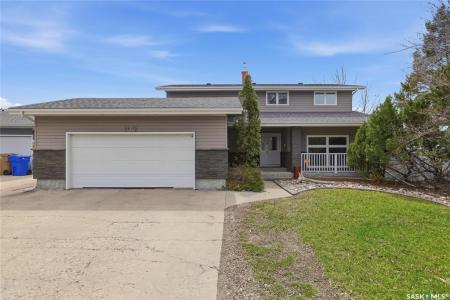 404 DALGLIESH DRIVE, Regina, Saskatchewan S4R 6J1, Canada