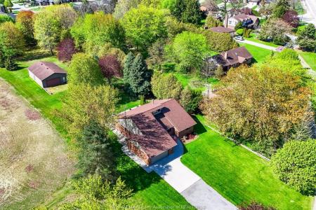 621 COUNTY RD 20, Kingsville, Ontario N9Y 2E6, Canada