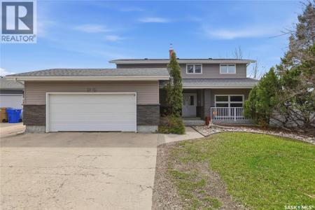 404 DALGLIESH DRIVE, Regina, Saskatchewan S4R 6J1, Canada