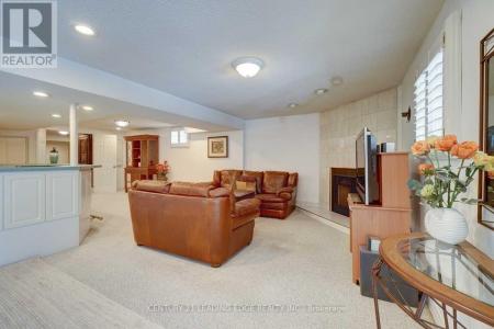 1374 HERITAGE WAY, Oakville (ga Glen Abbey), Ontario L6M 3C9, Canadá