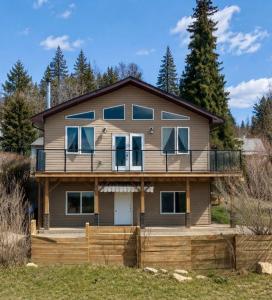 5027 52 STREET, Rocky Mountain House, Alberta T4T 1A7, Canada