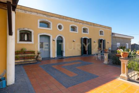 Via Palombaro, Santa Venerina, Sicilia 95010, Italy