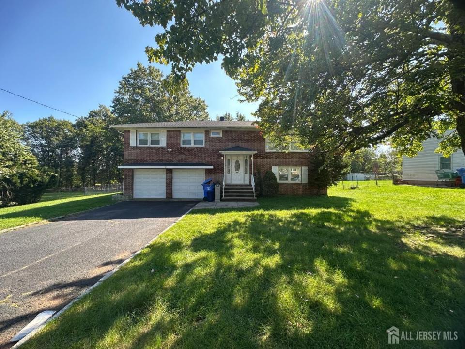 9 E Holly Road E, Iselin, New Jersey 08830