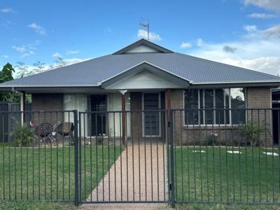 10 Sparrow Lane, Moranbah, QLD 4744, Australia