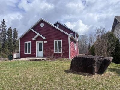 150 Rg St-Julien, Saint-Ferréol-les-Neiges, Quebec G0A 3R0, Canada