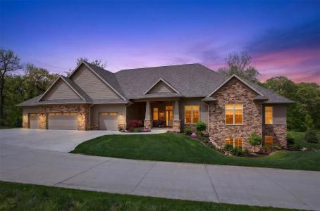 6245 Enclave Lane, Johnston, Iowa 50131, USA