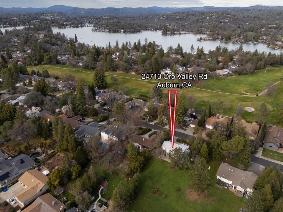 24713 Oro Valley Road, Auburn, Califórnia 95602, Estados Unidos