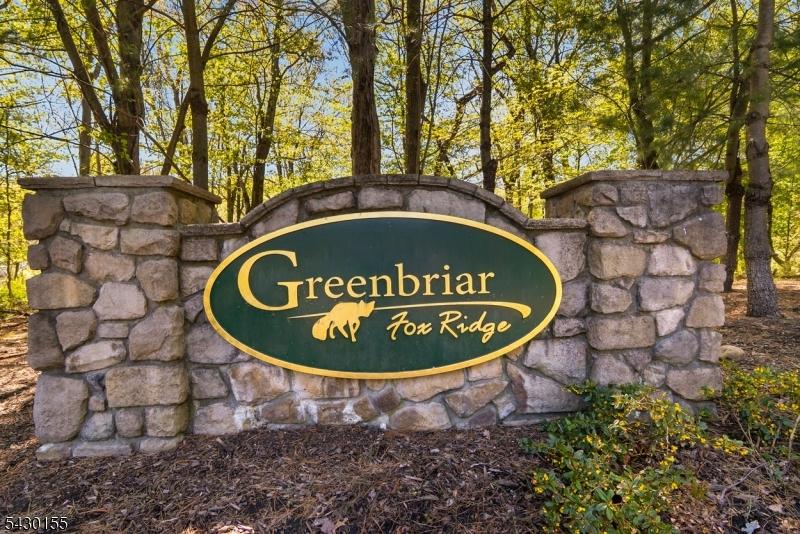 6102 Veterans Dr , 102, Rockaway Twp., New Jersey 07885-4225, USA
