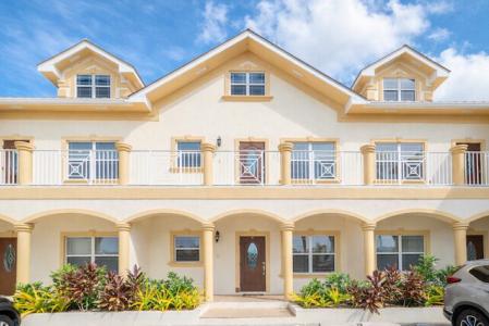 1 BED W DEN OMEGA BAY GARDENS, Omega Drive, Spotts, Grand Cayman, Iles Caïmans