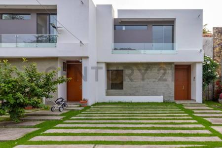 Condominio la Pradera - Zona norte Av. Banzer 8vo 1/2 anillo ingreso a mainter , Norte, Santa Cruz 00001, Bolivia