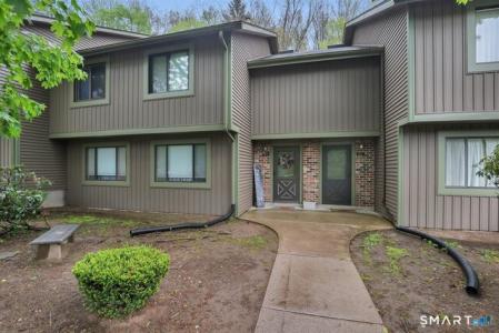 25 Clilffside Drive, #E, Manchester, Connecticut 06042, USA