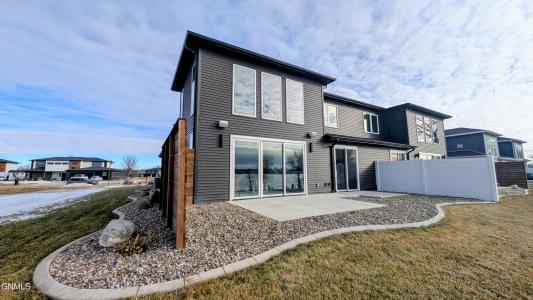 5834 Misty Waters Drive, Bismarck, Dakota Du Nord 58503, États-Unis