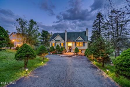 107 Lookout Drive, Hawley, Pennsylvania 18428, USA