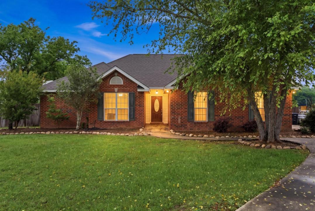 22 Harper Pl, Petal, Mississippi 39465, USA