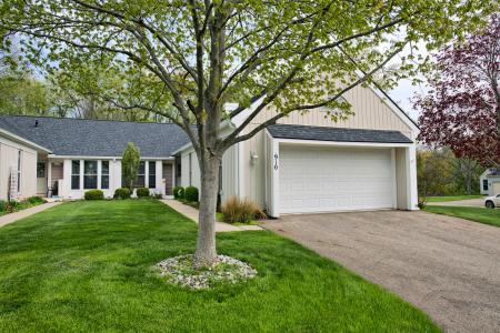 910 Cherrywood Circle, Portland, Michigan 48875