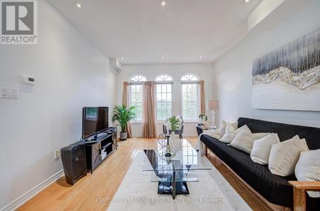 6604 OPERA GLASS CRESCENT, Mississauga (meadowvale Village), Ontario L5W 1R8, Canada