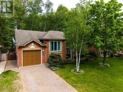 15 BRILLINGER DRIVE, Wasaga Beach, 安大略省 L9Z 1L4, 加拿大