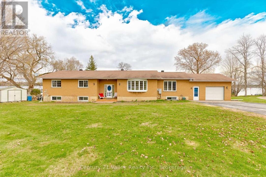 11 HART LANE, Greater Madawaska, Ontario K0J 1H0, Canada