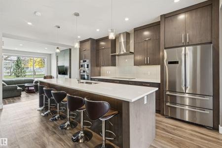 8724 116 STREET NW, Edmonton, Alberta T6G 1P7, Canada